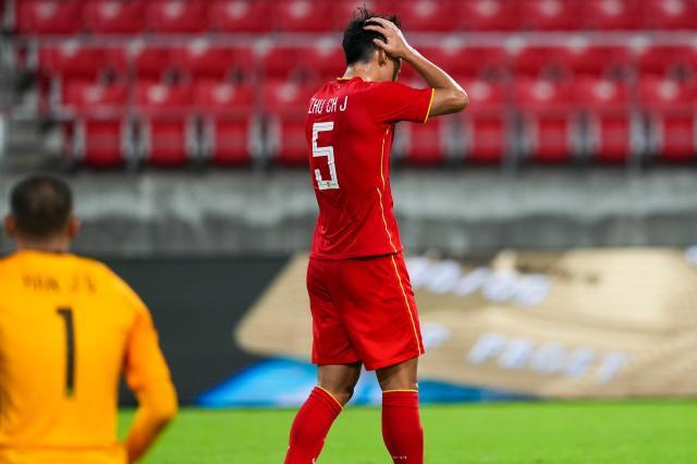 开云官方平台-【东亚杯】朱辰杰乌龙全场1射正 中国男足0比3韩国